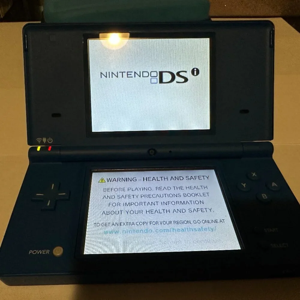 Nintendo DSi Matte Blue Console - Bundle